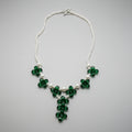 Collier perles blanches et pierres facettées - pendentif 48 cm