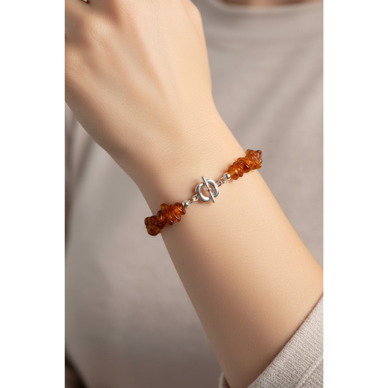 Bracelet_Ambre_Baltique_-_au_-poignet_avec_fermoir