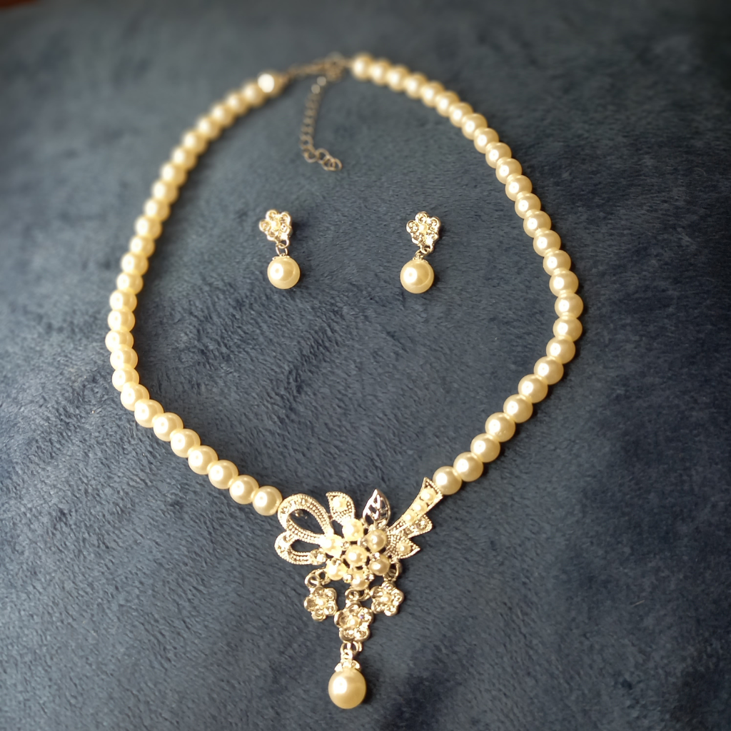 Parure de Mariée Céleste - Perles Nacrées Pendentif Travaillé Goutte