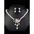 Parure de mariée en perles blanches céleste