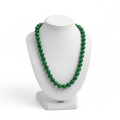 Jade sur présentoir un seul rang